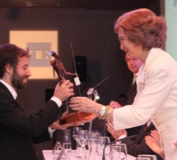 La Reina entrega el IX Premio Don Quijote de Periodismo a Federico Demián Bianchini